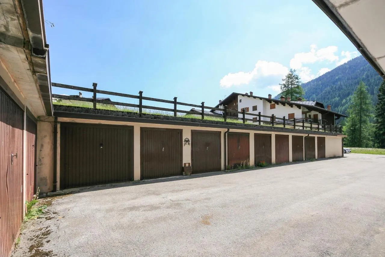 Condominio Dei Fiori ファルカーデ イタリア